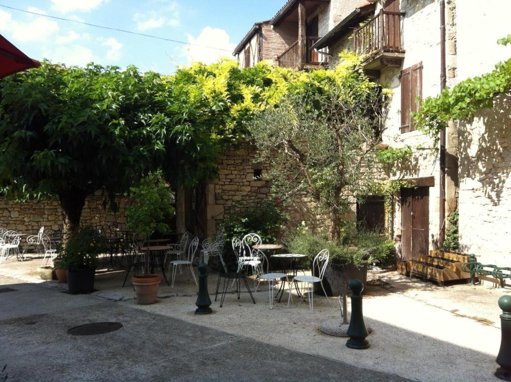 Auberge Du Puits Souillac Exterior photo